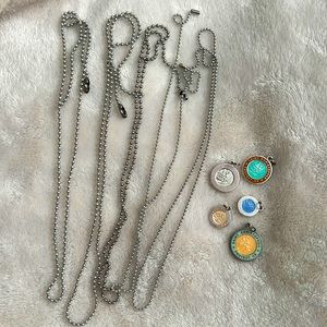 Get back necklace set of 5